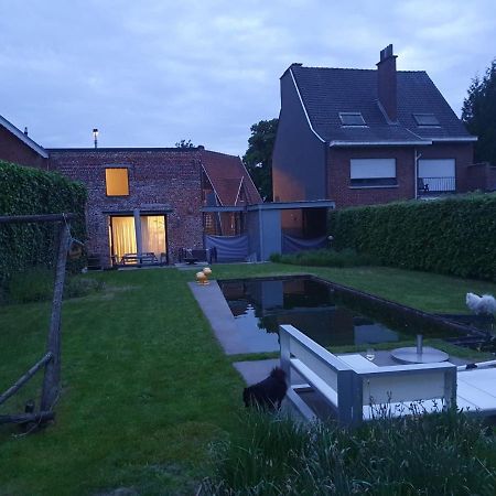 Gezellige Moderne Woning Met Zwemvijver 哈勒 外观 照片