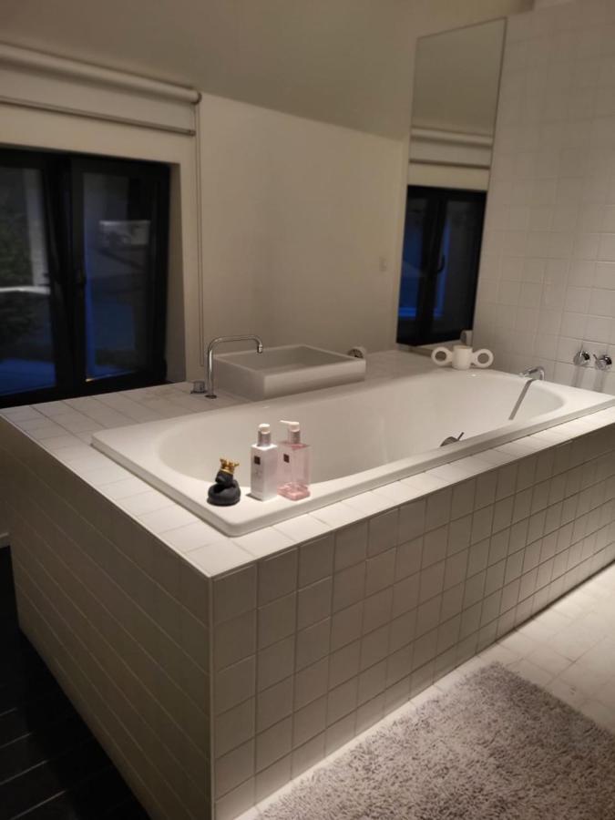Gezellige Moderne Woning Met Zwemvijver 哈勒 外观 照片